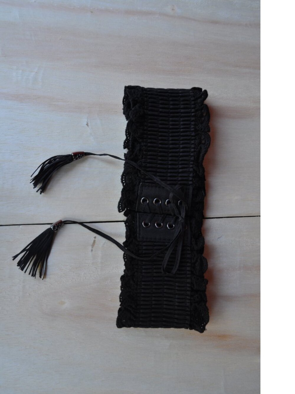 Women's belt Elastic Waist Corset Belt features a wide, elasticated waistband